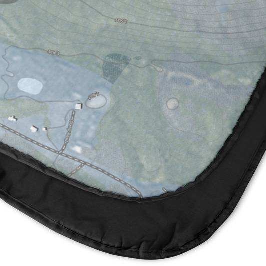 MountSunapee_StadiumBlanket_CloseUp_with_back_V_Mockup.png