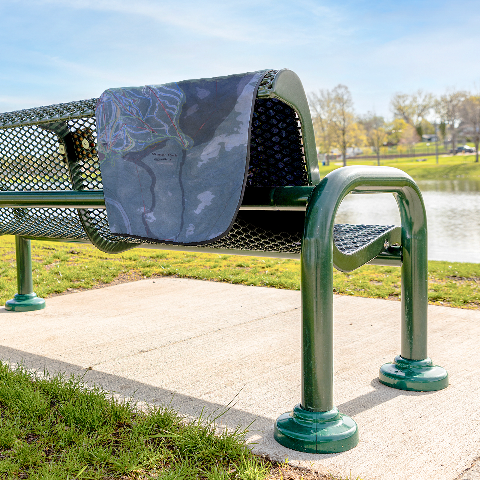 Winterpark_StadiumBlanket_Lifestyle_Bench_V_AS_Mockup.png