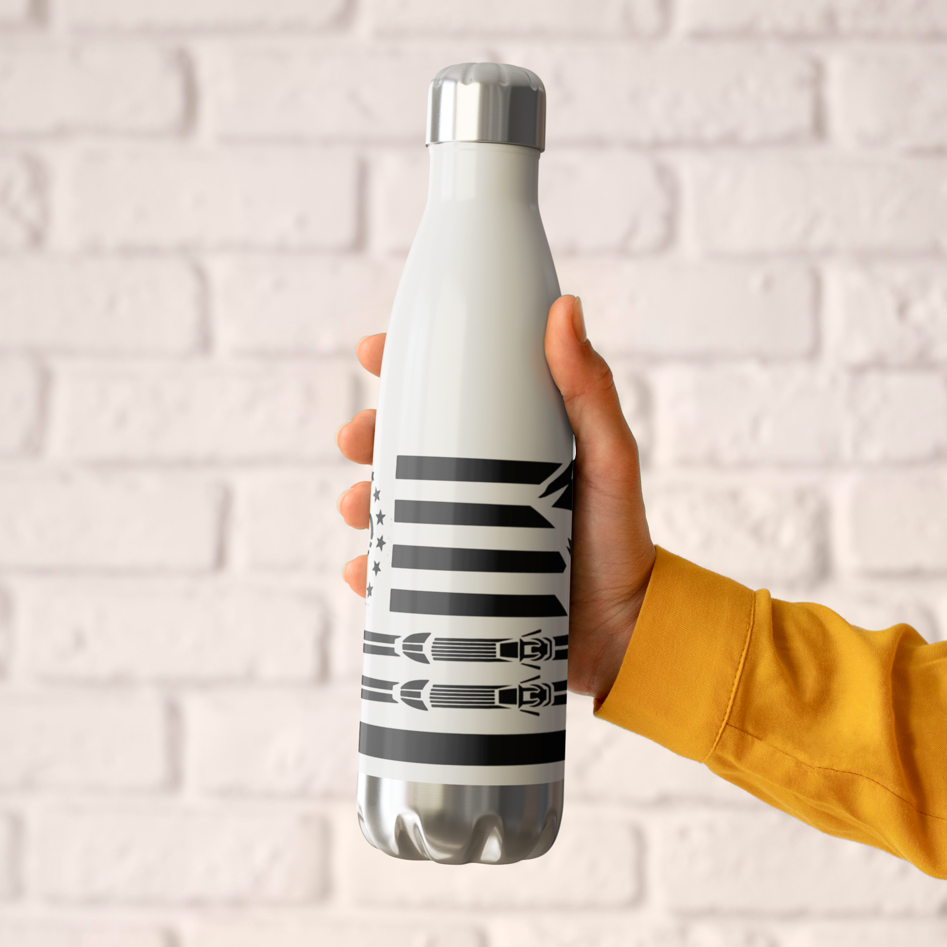 250_USA_Ski_Flag_20oz_Insulated_Water_Bo_WaterBottle_HoldingHand_AS_Mockup.png_15791232