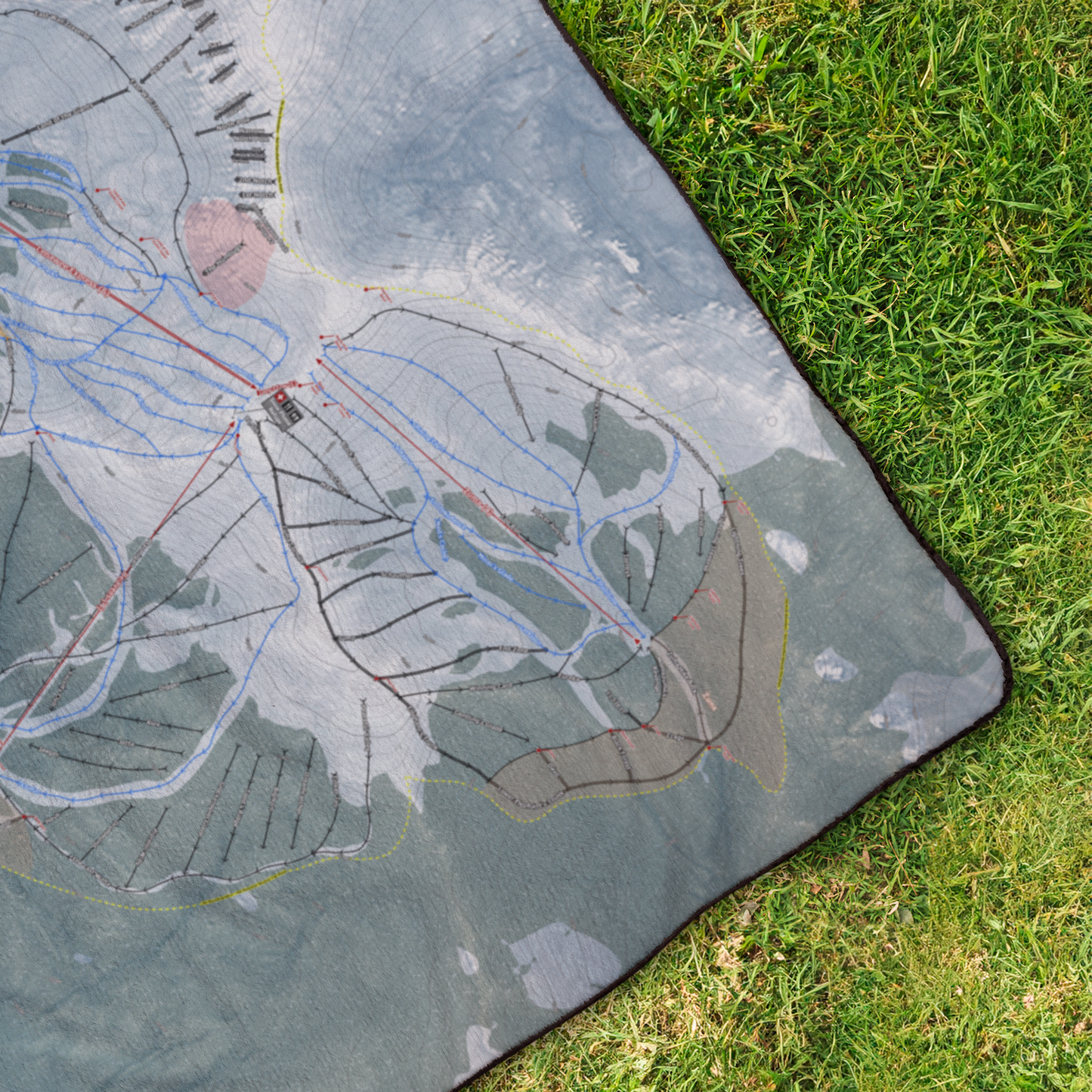 ArapahoeBasin_StadiumBlanket_OverheadGrass_V_Mockup.png