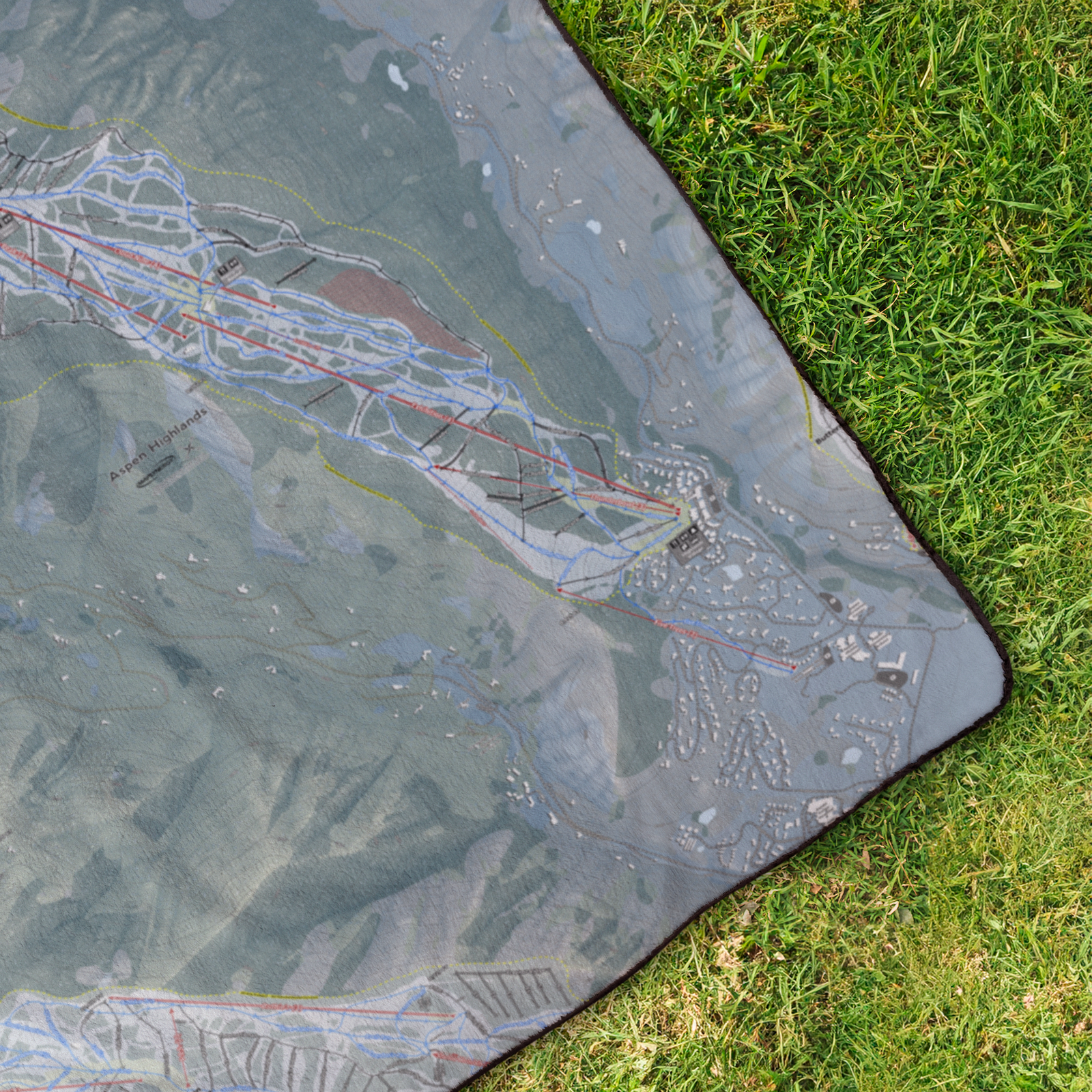 AspenHighlands_StadiumBlanket_OverheadGrass_V_Mockup.png