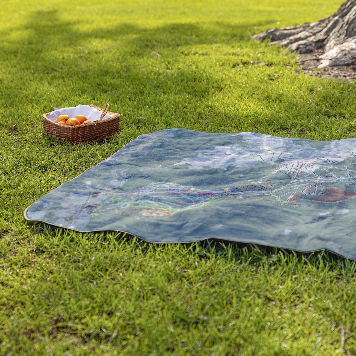 Keystone_StadiumBlanket_Lifestyle_Grass_V_AS_Mockup.png