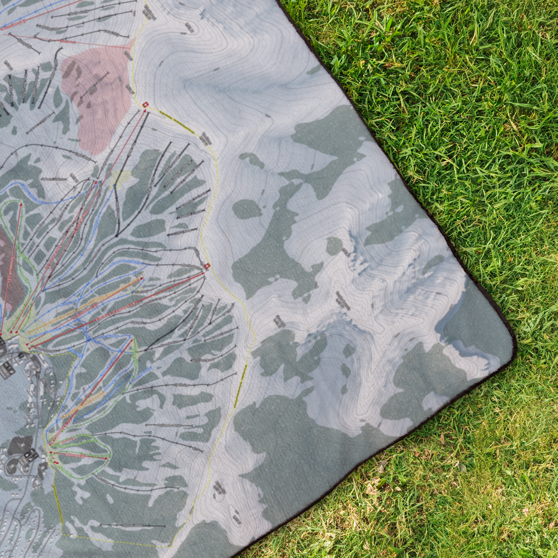 Kirkwood_StadiumBlanket_OverheadGrass_V_Mockup.png