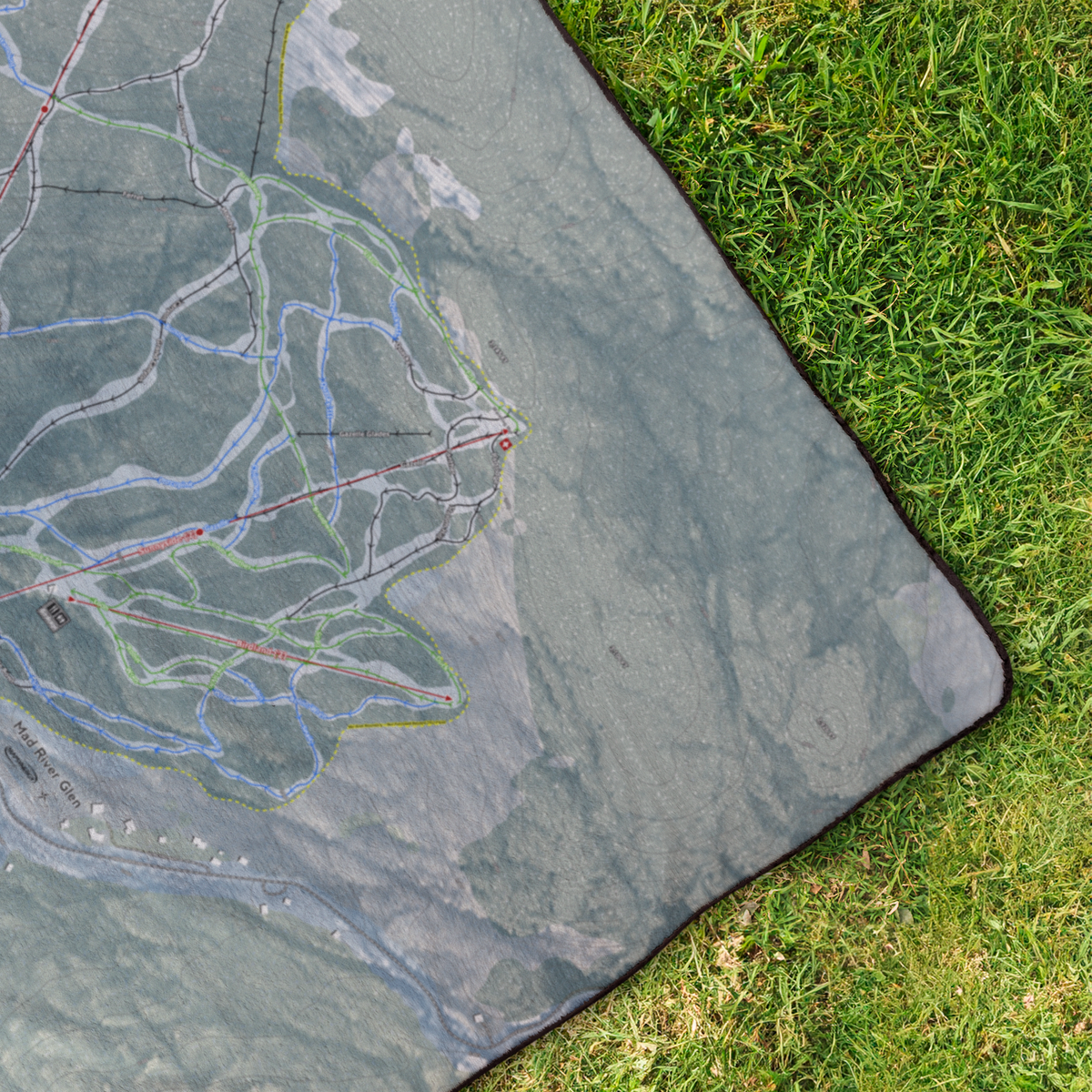 Mad_River_Glen_StadiumBlanket_OverheadGrass_V_Mockup.png