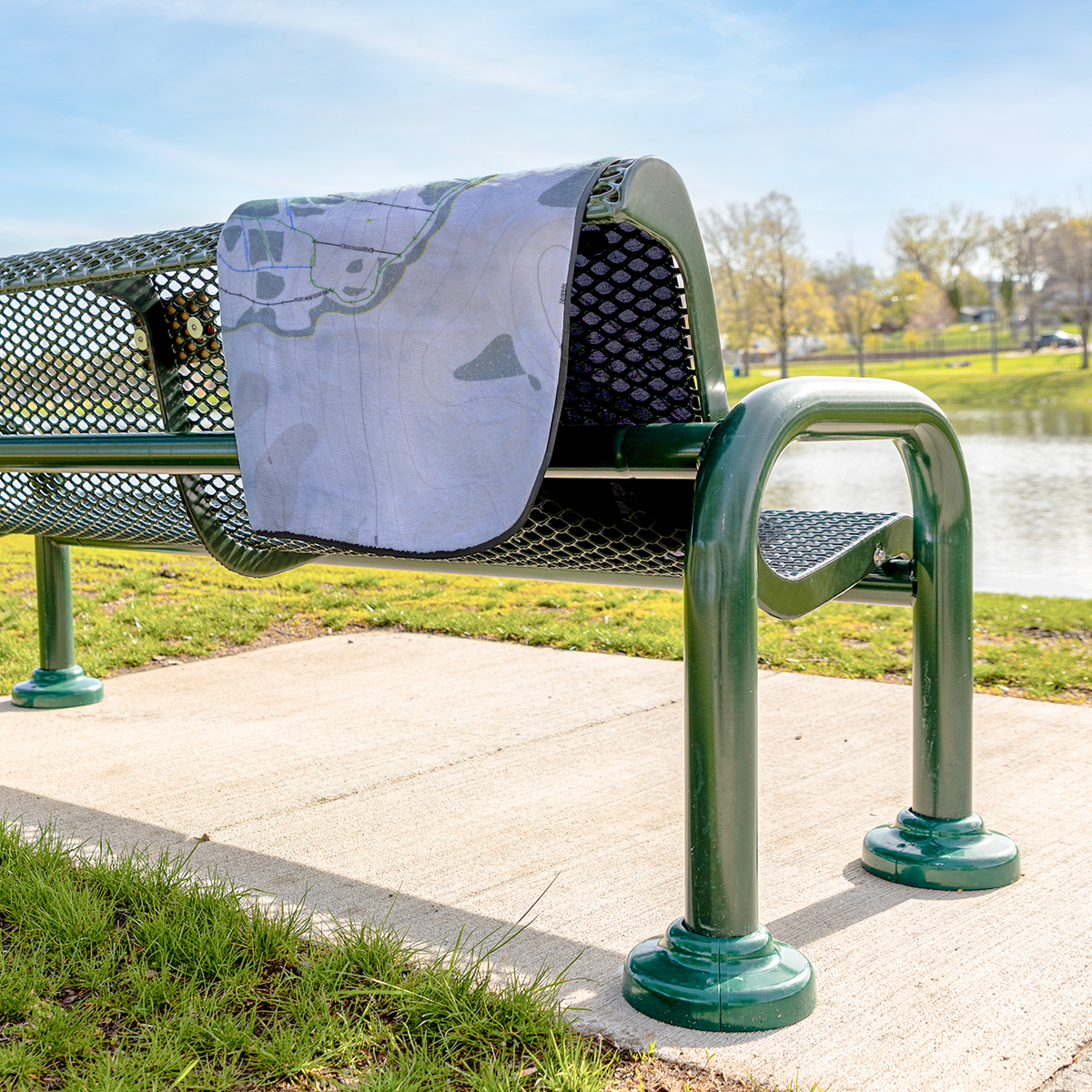 MagicMountain_StadiumBlanket_Lifestyle_Bench_V_AS_Mockup.png