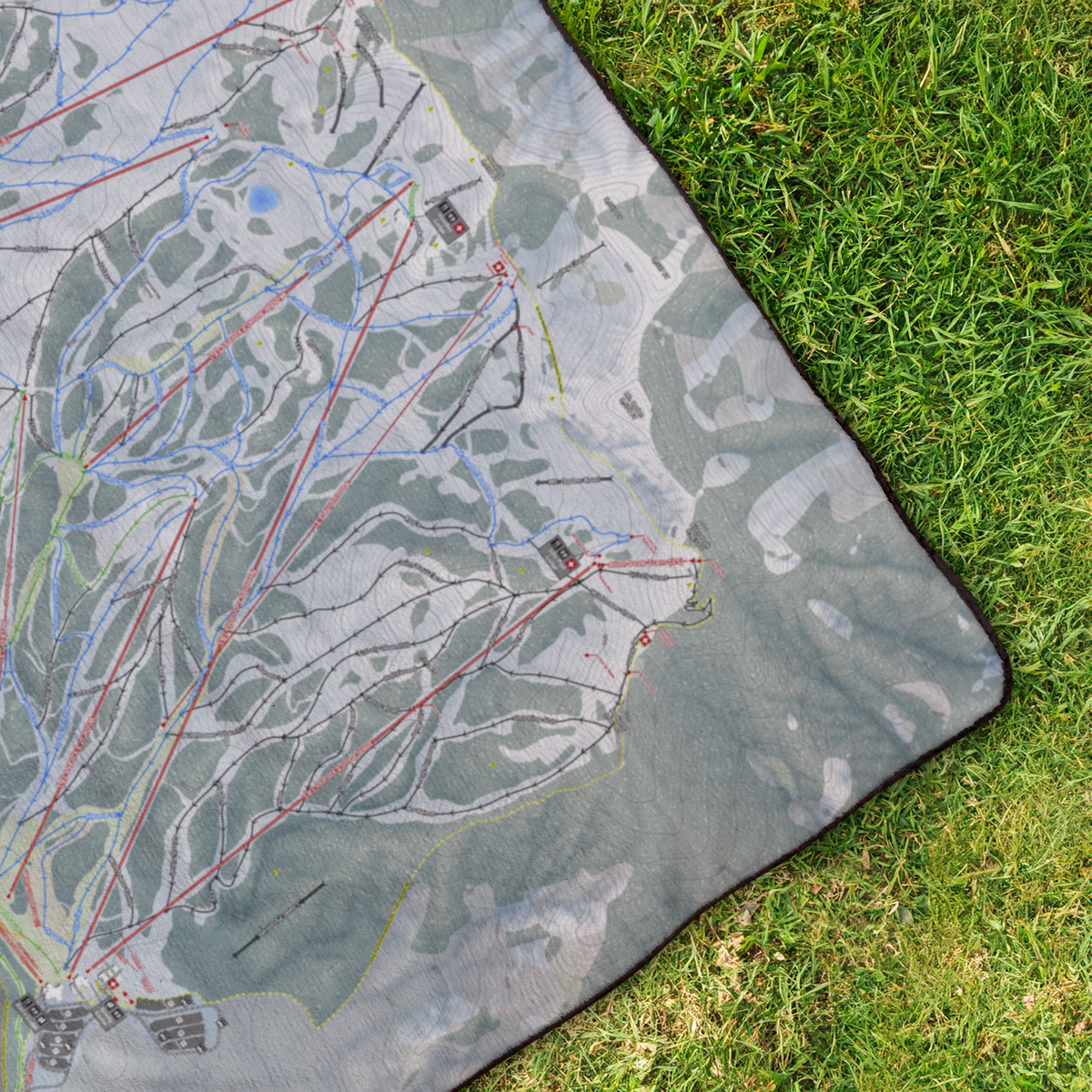 Snowbasin_StadiumBlanket_OverheadGrass_V_Mockup.png