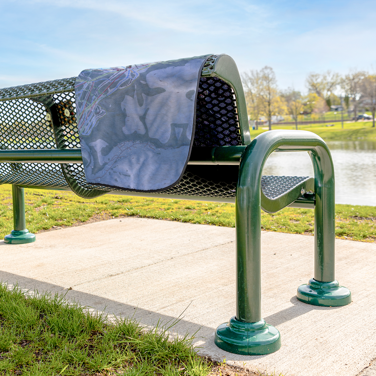 SunValley_StadiumBlanket_Lifestyle_Bench_V_AS_Mockup.png