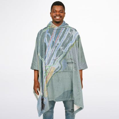 La Reserve, Quebec Ski Resort Map Flannel Blanket Poncho
