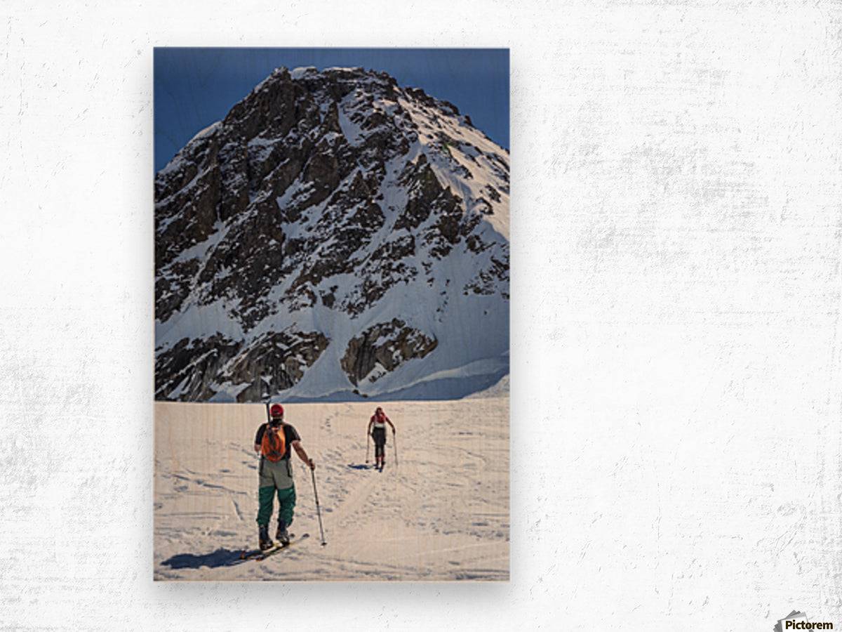 A couple telemark skiing on the Ruth Glacier - Powderaddicts