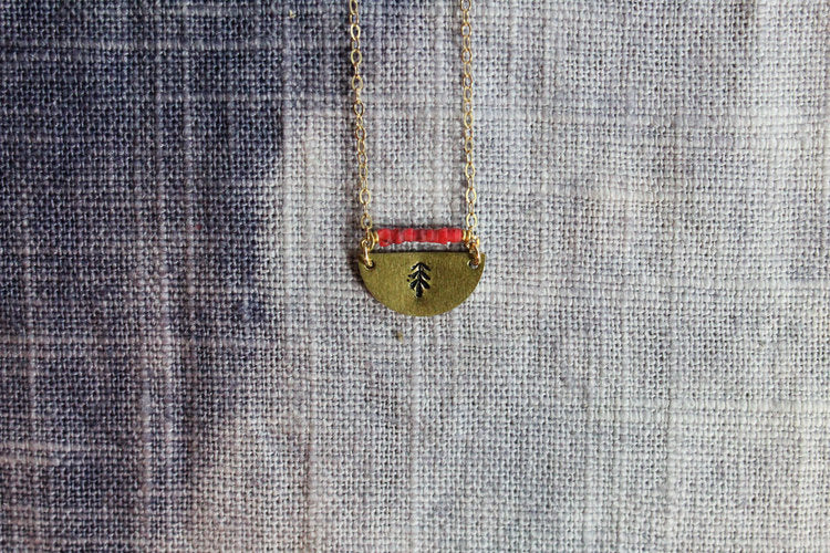 STAMPED TREE HALFMOON PENDANT NECKLACE - Powderaddicts