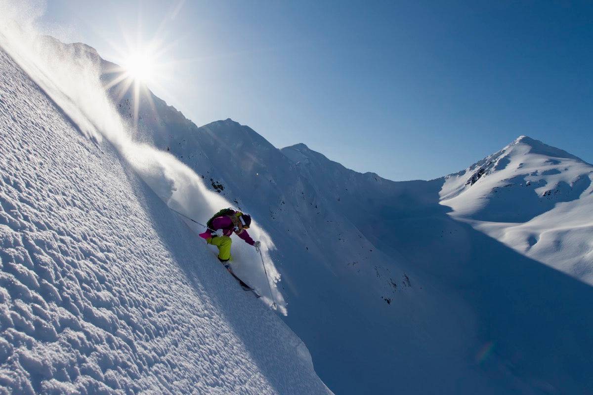 Lynsey Dyer Skiing - Powderaddicts