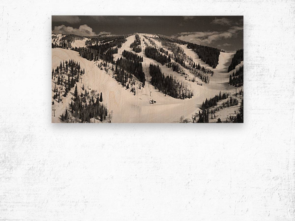 Mid Mountain Mountain Views BW - Powderaddicts