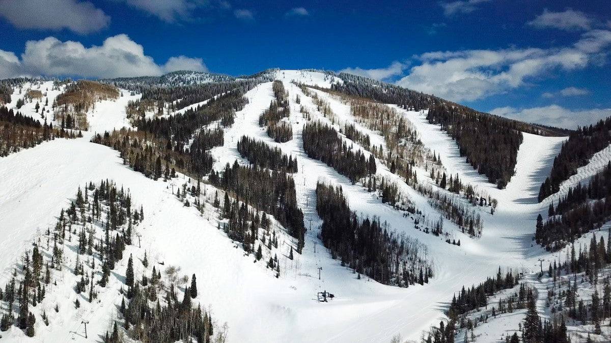 Mid Mountain Views - Powderaddicts