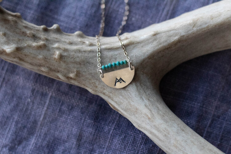 STAMPED MOUNTAIN HALFMOON PENDANT NECKLACE - Powderaddicts