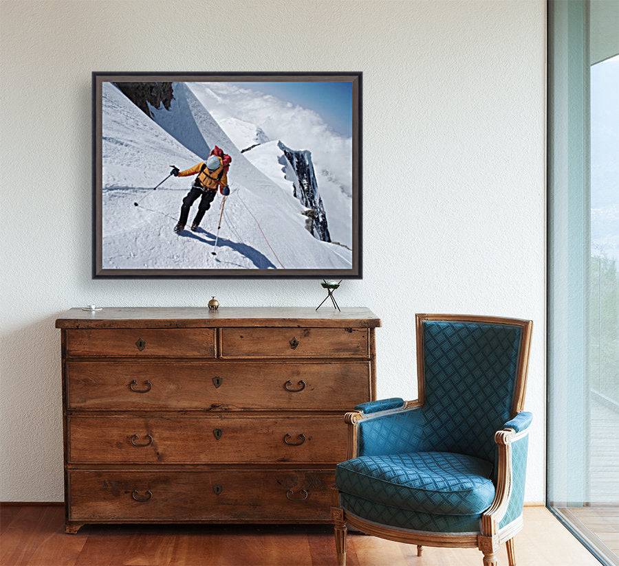 Woman Makes Her Way To Windy Corner - Powderaddicts