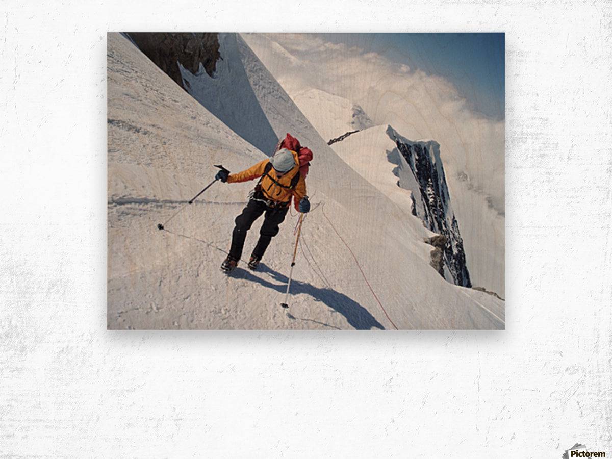 Woman Makes Her Way To Windy Corner - Powderaddicts