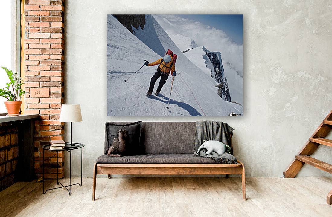 Woman Makes Her Way To Windy Corner - Powderaddicts